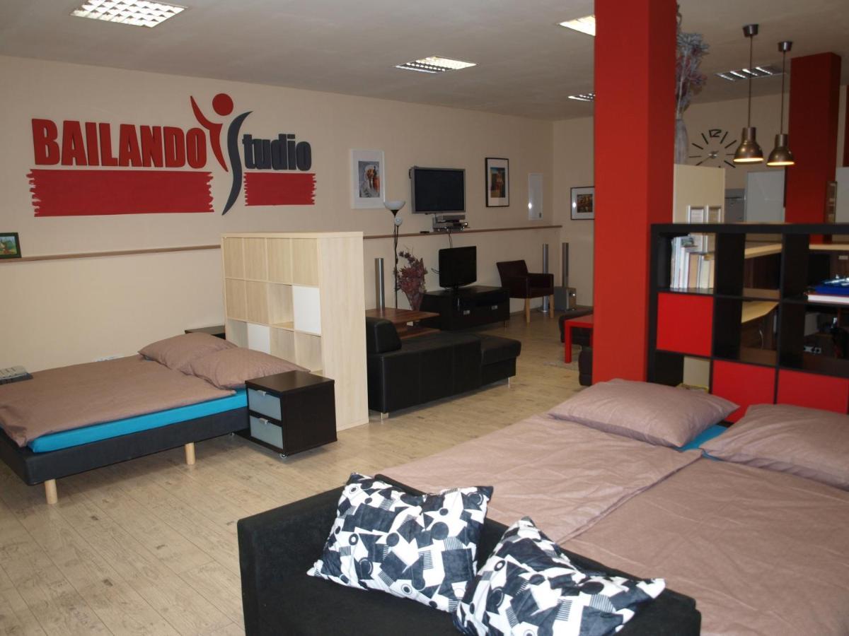 Bailando Studio Neratovice Εξωτερικό φωτογραφία